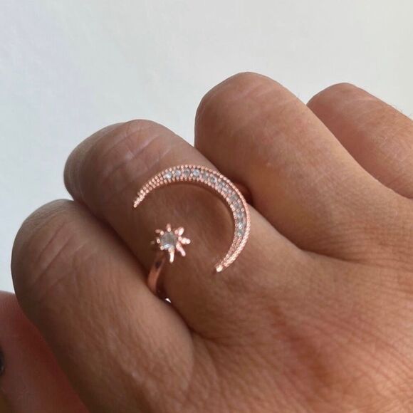 The On trend Moon & Stars Sterling Silver adjustable ring 18k rose gold plated - Picture 3 of 4